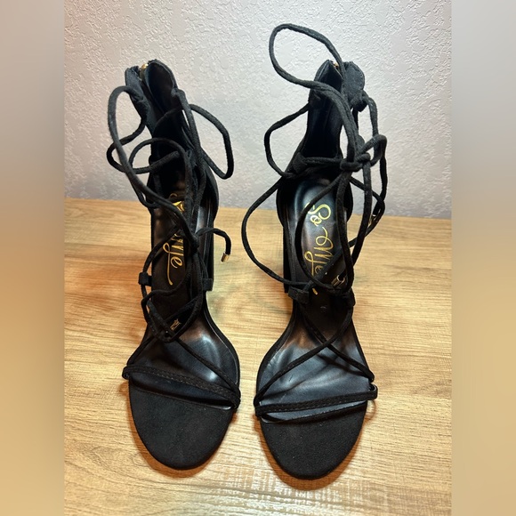 So Me Shoes - Black Lace-Up Heels